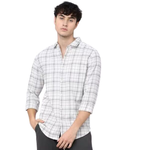 Men Checked Slim Fit Shirt with Patch Pocket
